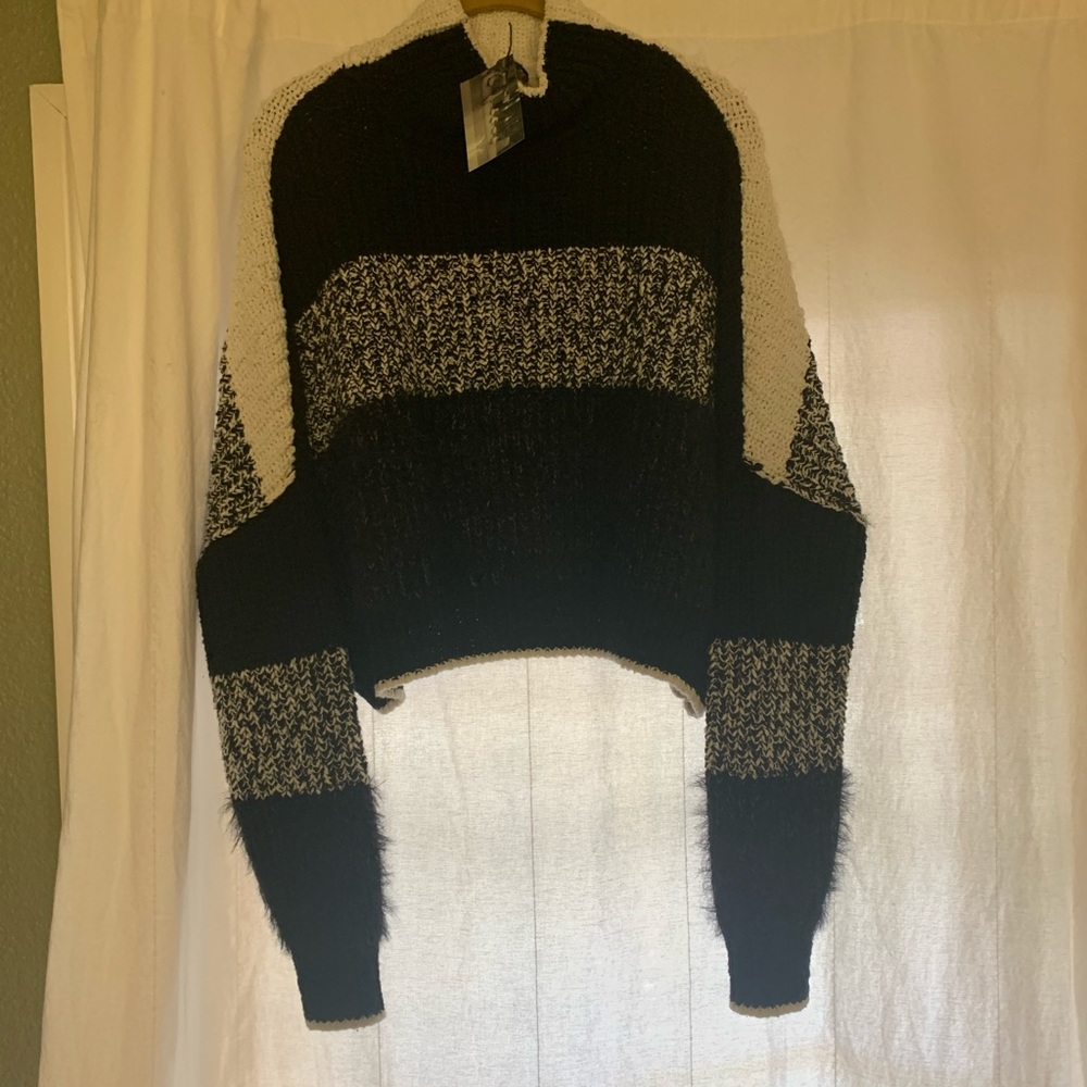 Free people sweater navy and white